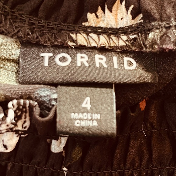 Torrid Chiffon Smocked Neck Sheer Top Floral, Skulls, Birds, Snakes Sz 4X - Picture 8 of 11